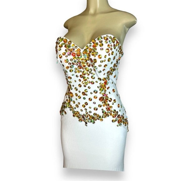 White Dress - Picture 4 of 9